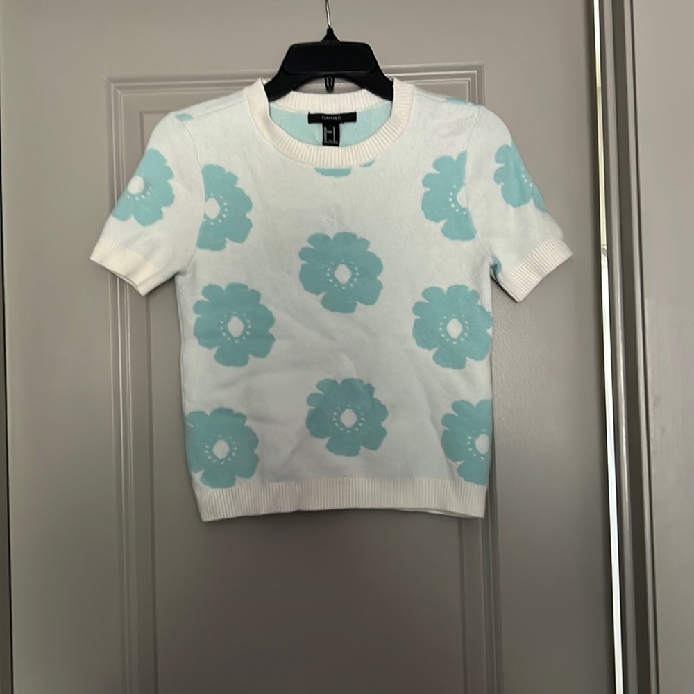 Floral print cropped sweater